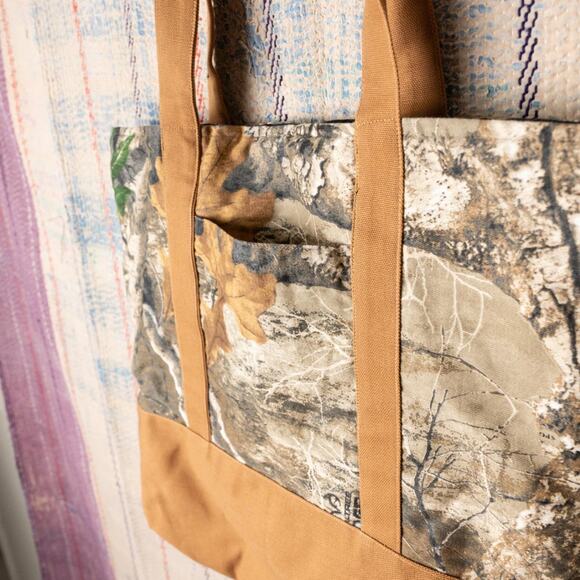 Upcycled carhartt tote bag - Picture 6 of 7